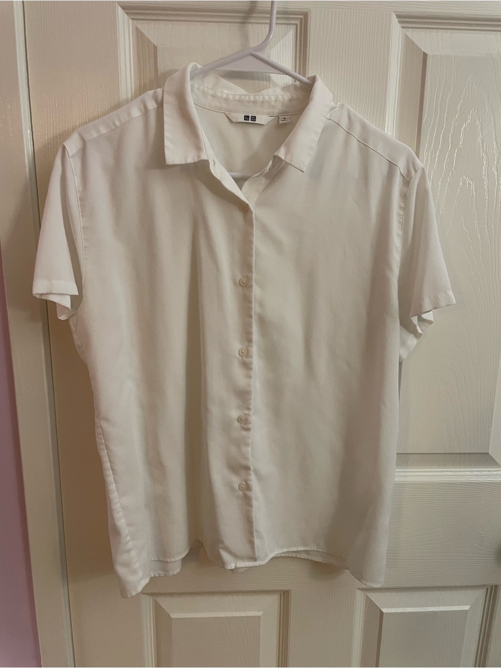 Uniqlo White Short-Sleeve Button-Up Blouse